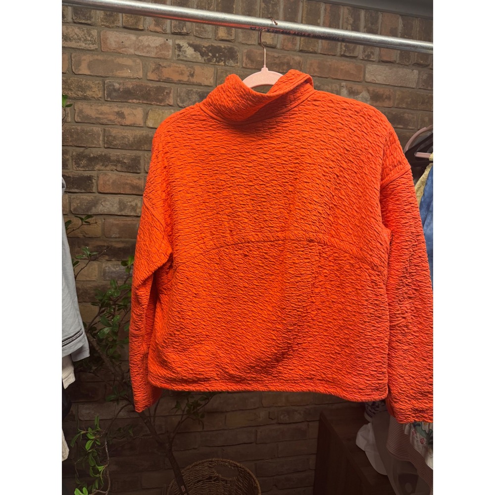 Lululemon Textured Mesh Full Zip Jacket Orange Popcorn Funnel Neck Size 4 - Picture 4 of 7